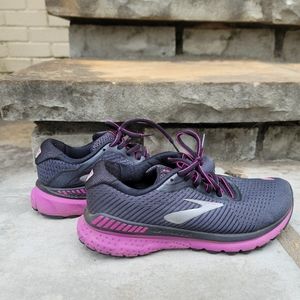Brooks Adrenaline GTS 20 Running Shoe sz.7